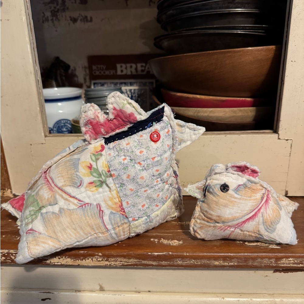 Patchwork Quilt Chicken Decor Set